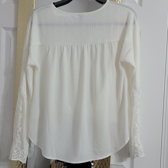 Off white blouse - Picture 2 of 2